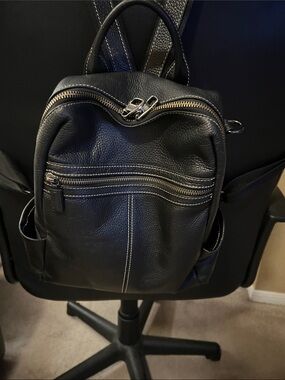 Black Leather Backpack Purse with Multiple Pockets- 12”H, 9”W, EUC *like new*